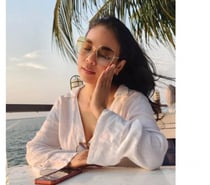 STUNNING NAUGHTY CUTE THAI GIRL - GREAT BODY - REAL & NEW!