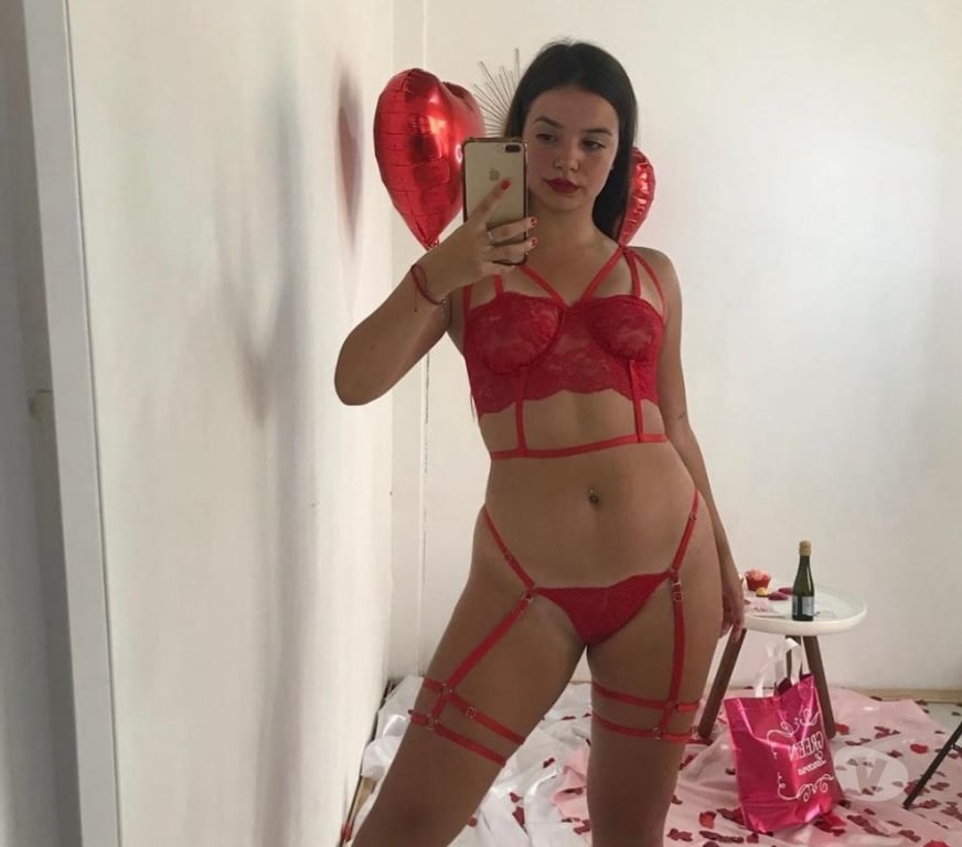 Escorts Dorset Poole - Dorset - Photos for Beautiful brunette