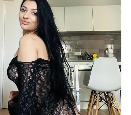  Escorts Canary Wharf East London - Photos for NEW IN YOUR TOWN