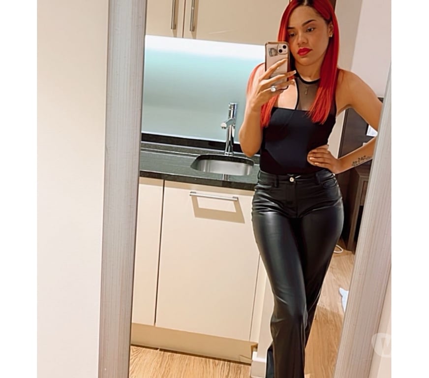 Escorts Edinburgh Edinburgh - Edinburgh - Photos for Sarah petite Latina best A-level and party call me