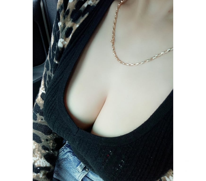 Escorts South East London Bromley - Photos for Petts Wood First Class Asian Escort