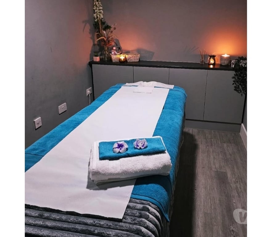 Escorts Surrey Runnymede - Photos for RELAX MASSAGE, DIP TISSUE & SENSUAL MASSAGE WITH LAURA