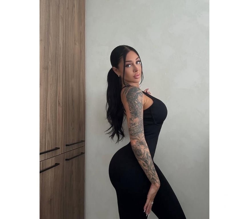 Escorts West Sussex Crawley - Photos for Hello x New and Hot Renata Brazil Here