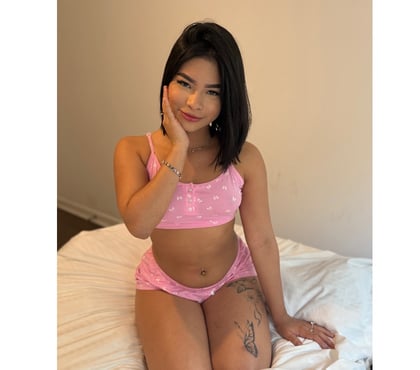 Escorts Billericay Basildon - Photos for 🇧🇷 ✨ Charming Petite Companion ✨🇧🇷