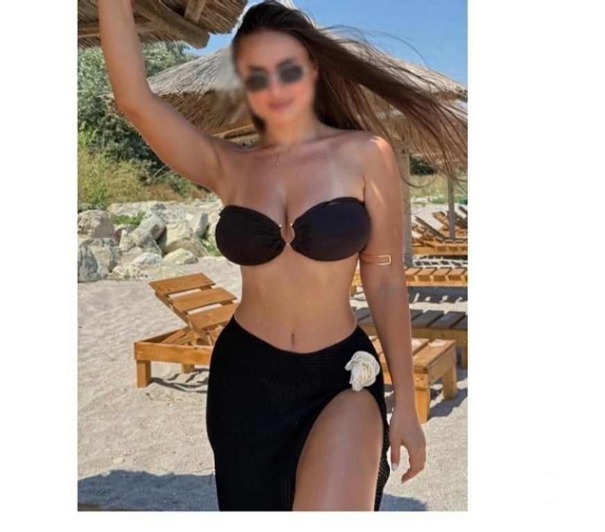 Escorts Essex Thurrock - Essex - Photos for Hot brunette with big ass and juicy breasts ,,,,,