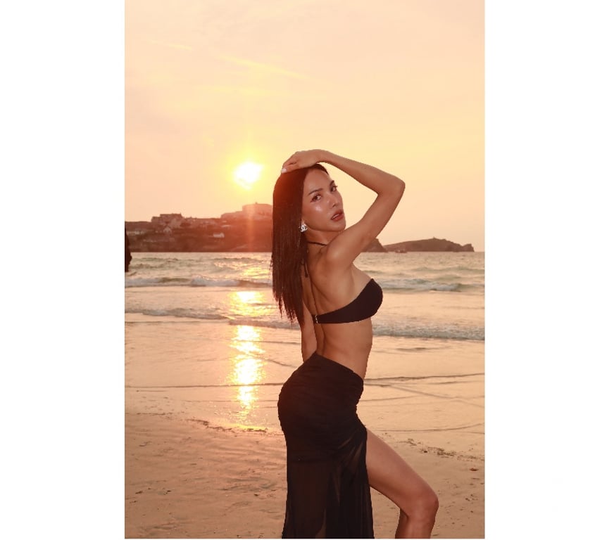 Escorts Central London Southwark - Central London - Photos for Thai Model TS Emily