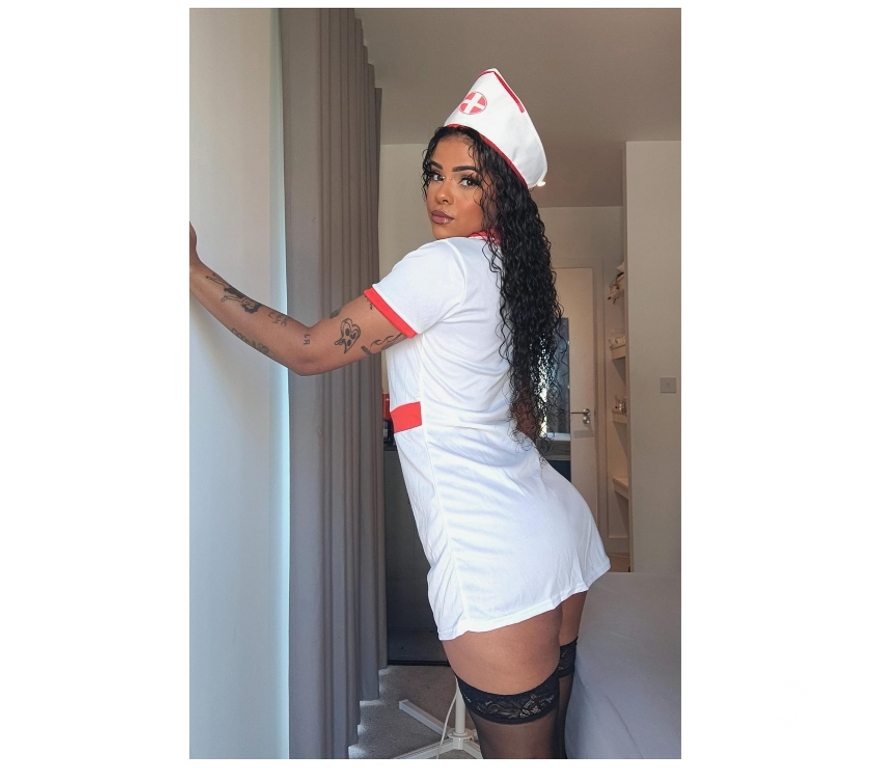 Escorts Barking and Dagenham Becontree Station - Barking and Dagenham - Photos for Morena da bunda grande e cabelos cacheados