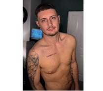 Ash Gay Escort (Vers)