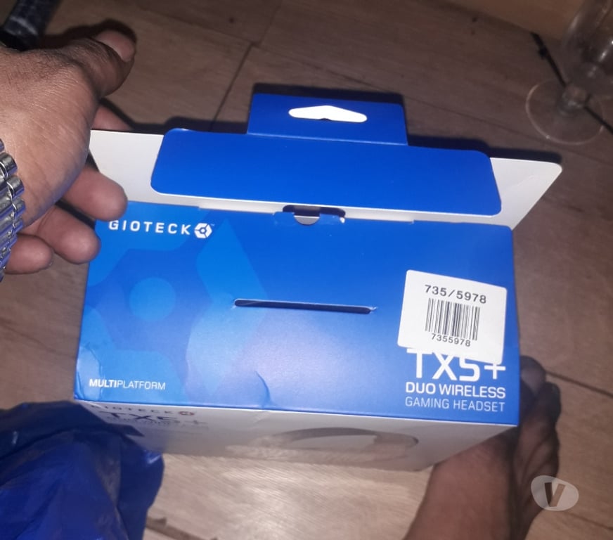 Cheap DVDs North London Edmonton - North London - Photos for Gioteck TX5+ Wireless BLUETOOTH DUO GAMING HEADSET