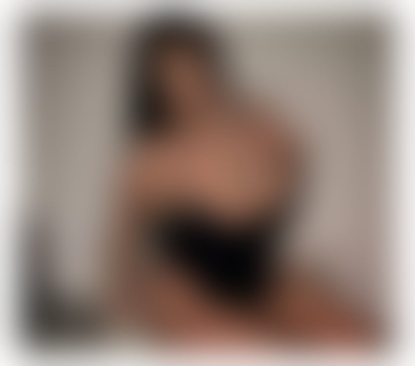  Escorts & Erotic Massage Huddersfield Kirklees - Photos for Larra 🥰Available for meet✅☎️Incall