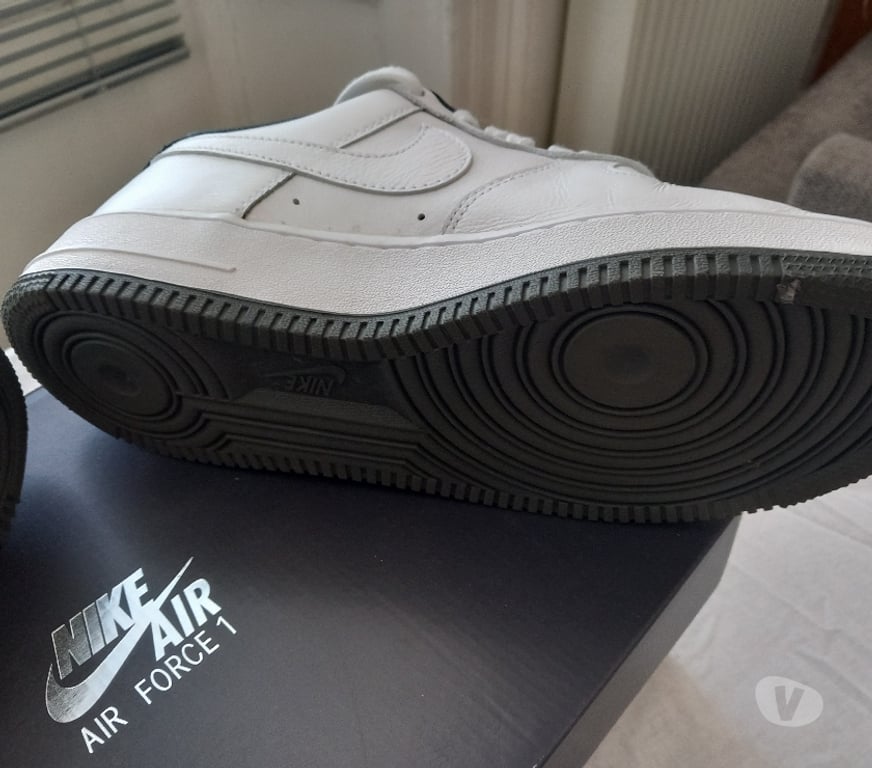hand made dresses Devon Plymouth - Photos for ABSOLUTE BARGAIN - Classic Nike Air Force 1 07 Trainers Whit