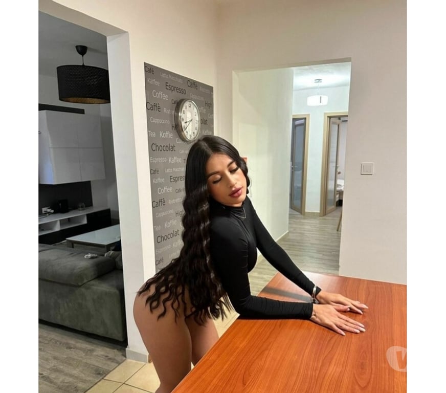 Escorts South East London Plumstead - South East London - Photos for Hot 🔥 Ariana party full service