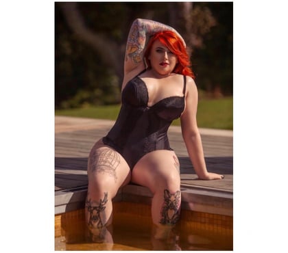 Escort London Heathrow Airport Hillingdon - Photos for Curvy British Tattooed Redhead Lydia West
