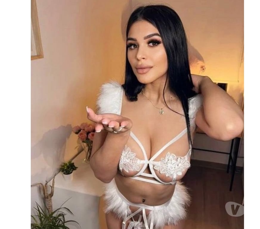 Escorts Greater Manchester Wigan - Photos for 🥳party girl in out 24 7 just call me 🥰❤️kiss😘