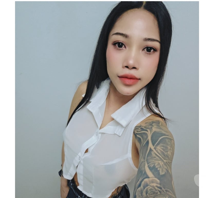 Escorts South West London Sutton - Photos for Thai girl Palmy