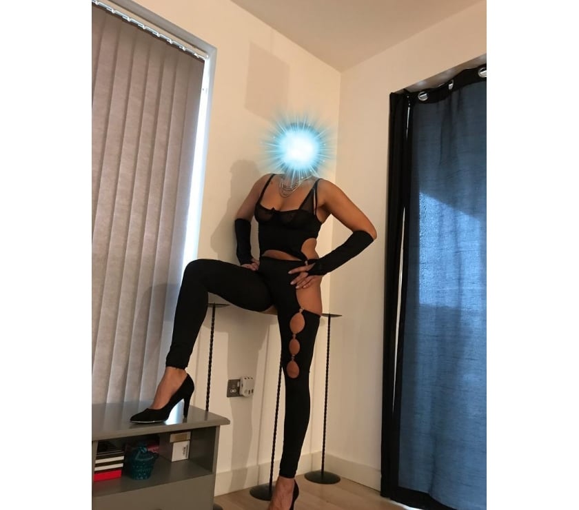 Hungarian Escorts & Erotic Massage Greenwich South East London - Photos for Jenifer waiting for u xxx