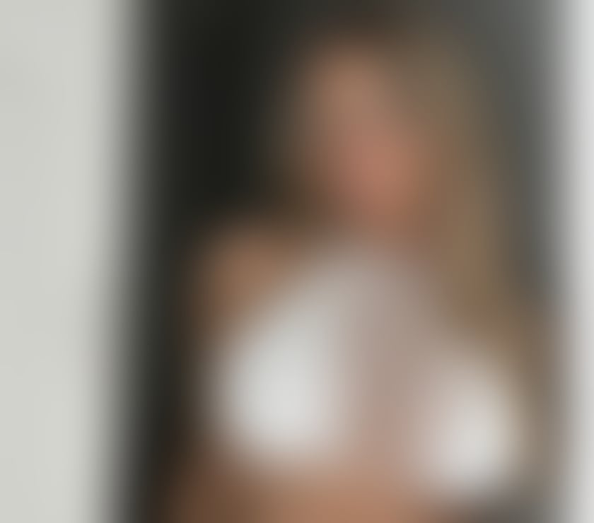 Escorts Cardiff Cardiff City Centre - Cardiff - Photos for LUNA BEST PARTY 💜🧡 NEW IN TOWN 🥂