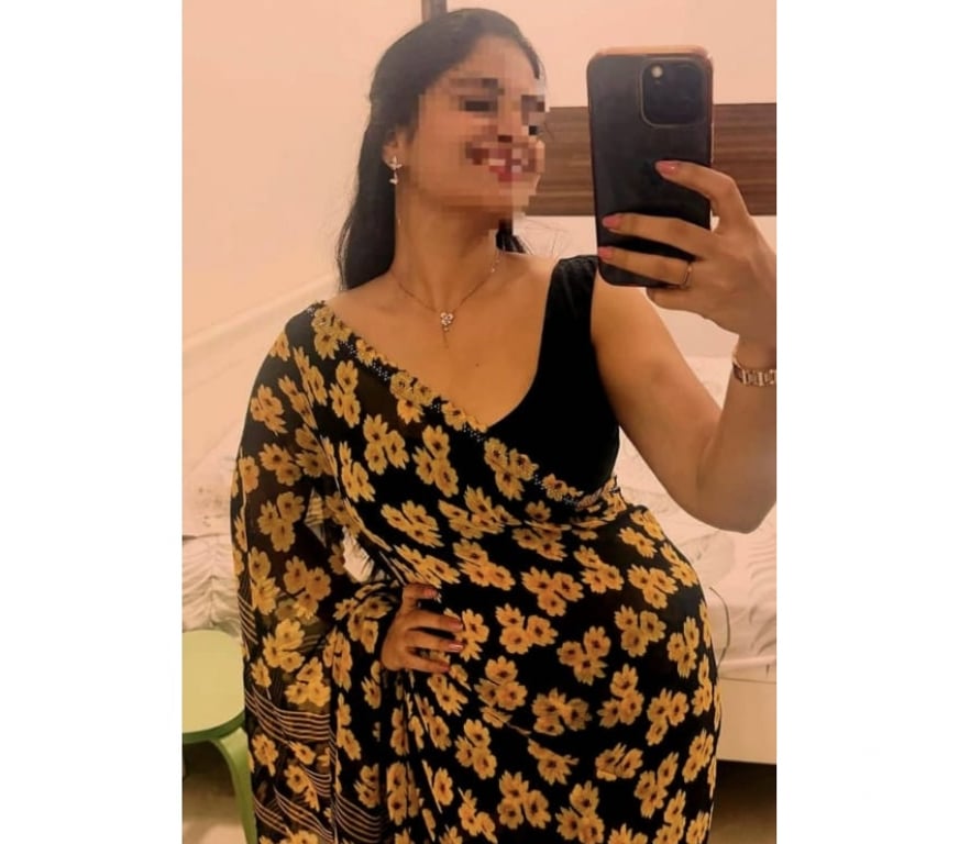Escorts East London Barking Station - East London - Photos for South indian Rina New to Town 💛