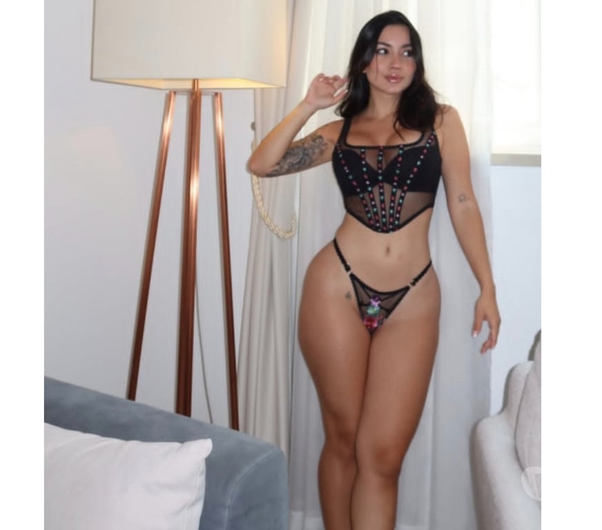 Escorts West Northamptonshire Northampton - West Northamptonshire - Photos for HOT KELLY 🇧🇷🔥BEST OWO🫦🍑