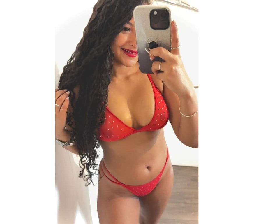Escorts West London North Acton Station - West London - Photos for PARTY REBECCA PRETTY LIGHT SKIN