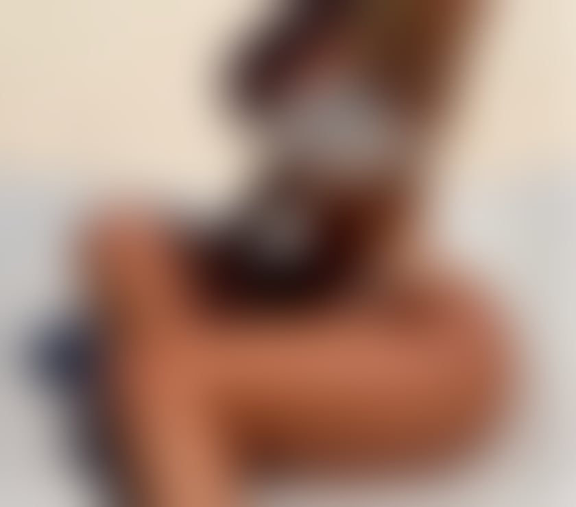 Escorts Gloucestershire Cheltenham - Photos for Amanda Bella, very hot Latina, only educated gentlemen