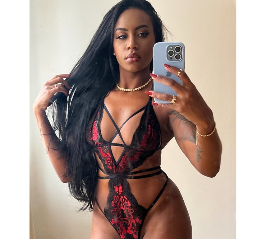 Escorts West London Edgware Road - West London - Photos for Larissa Brazilian Hot