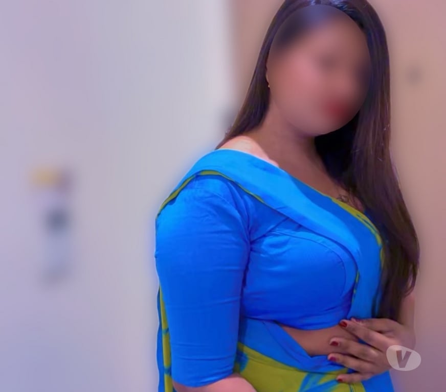 Escorts Bedfordshire Luton - Photos for Asian Indian Tamil girl Nirmala in Luton🪷