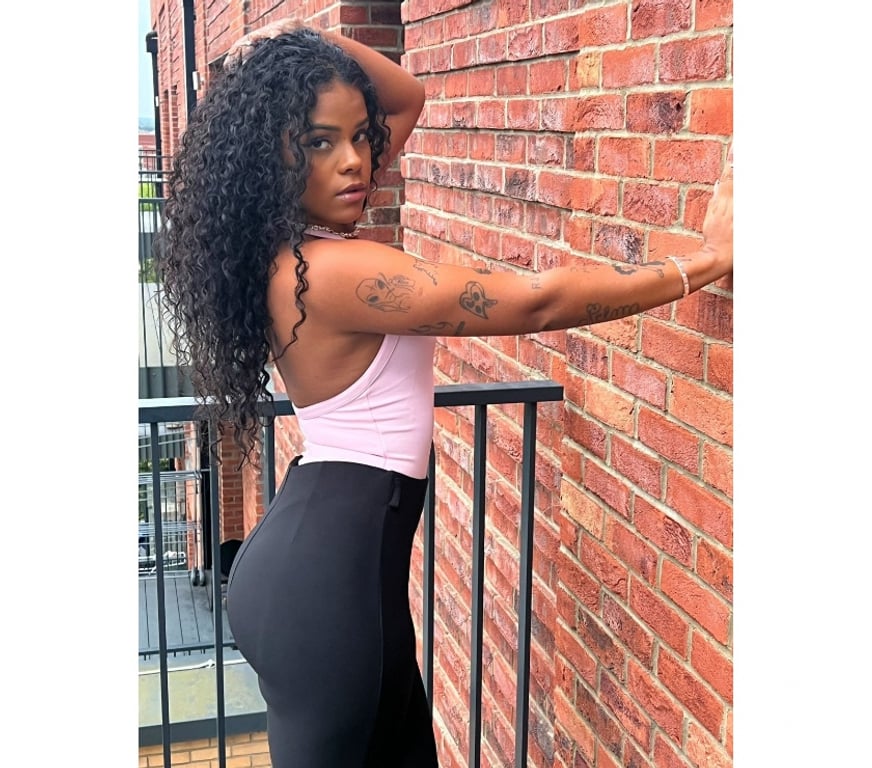 Escorts East London Barking Station - East London - Photos for Gabriela brasileira skinny with big ass curly hair