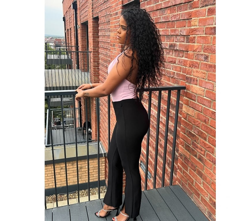 Escorts East London Barking Station - East London - Photos for Gabriela brasileira skinny with big ass curly hair
