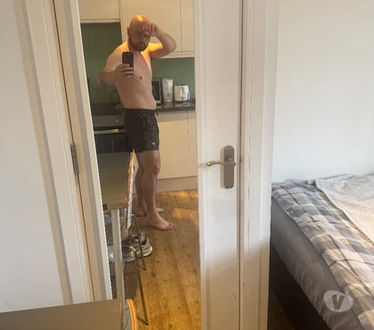 Gay Escorts Bristol City Centre Bristol - Photos for James(NEW) male escort very nice bum available until 3am