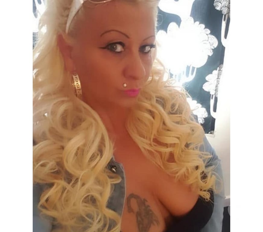 Escorts Barking and Dagenham Rush Green - Barking and Dagenham - Photos for Amanda Horny Milf big natural boob's gfe French kiss