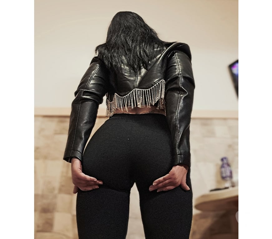 Escorts West London Hillingdon - Photos for Naughty Harley new girl in uk for short time ๐