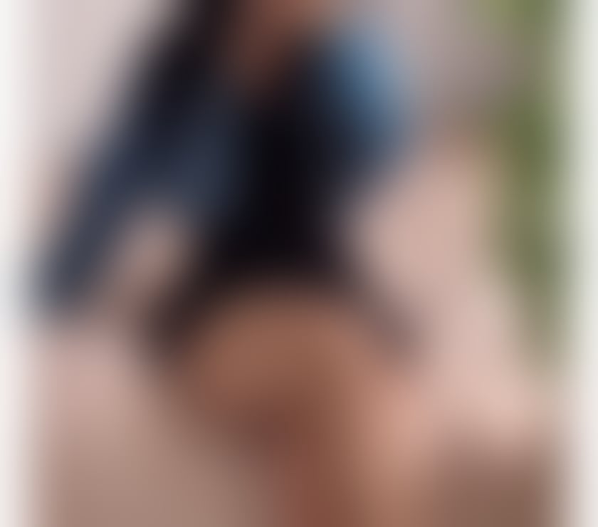 Hello new brunette in your city , town central, see u!