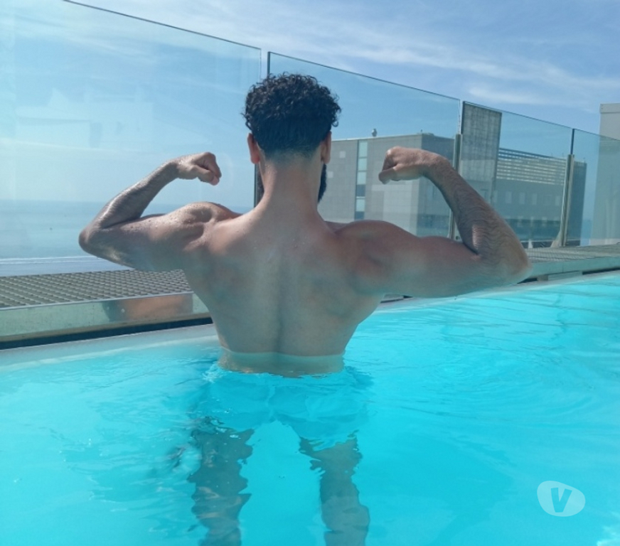 Adult Entertainment West Yorkshire Kirklees - Photos for Tanned Muscleman 😍💪🏽