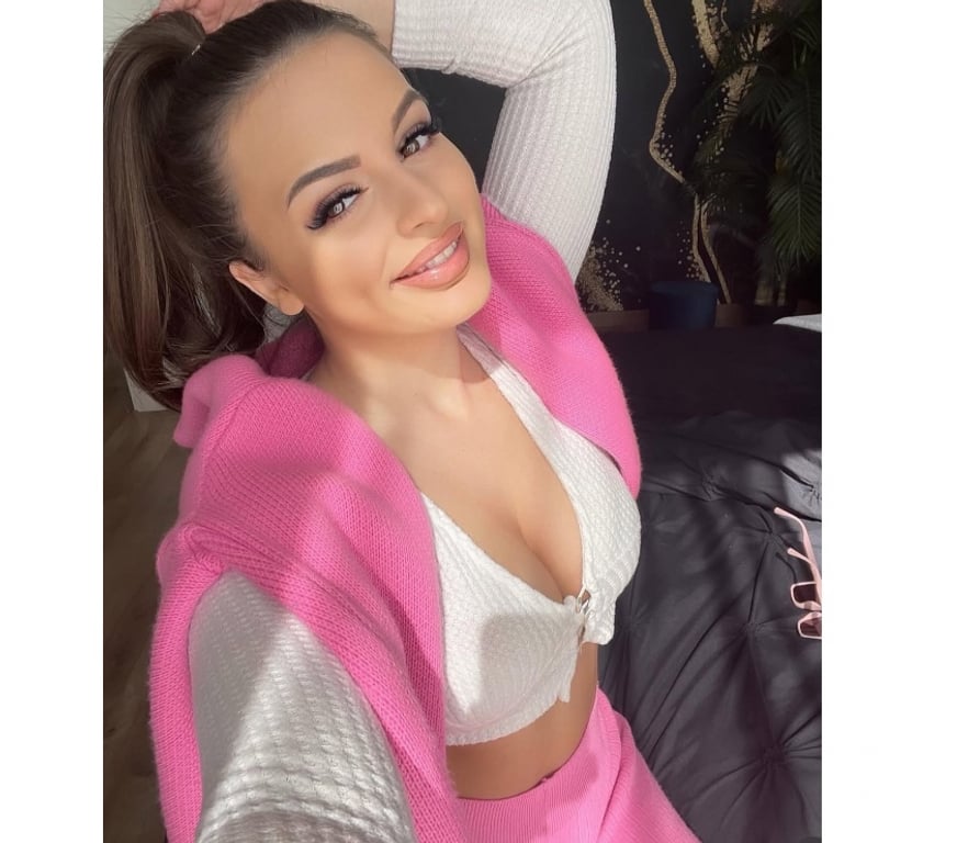 Escorts North London Edmonton - North London - Photos for 🌟 Stylish Companion – Discreet & Elegant 🌟