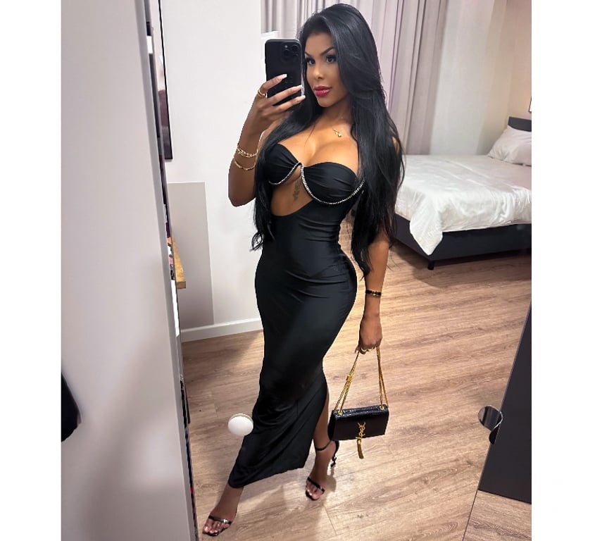 Escorts West London Paddington - West London - Photos for POCAHONTAS REAL