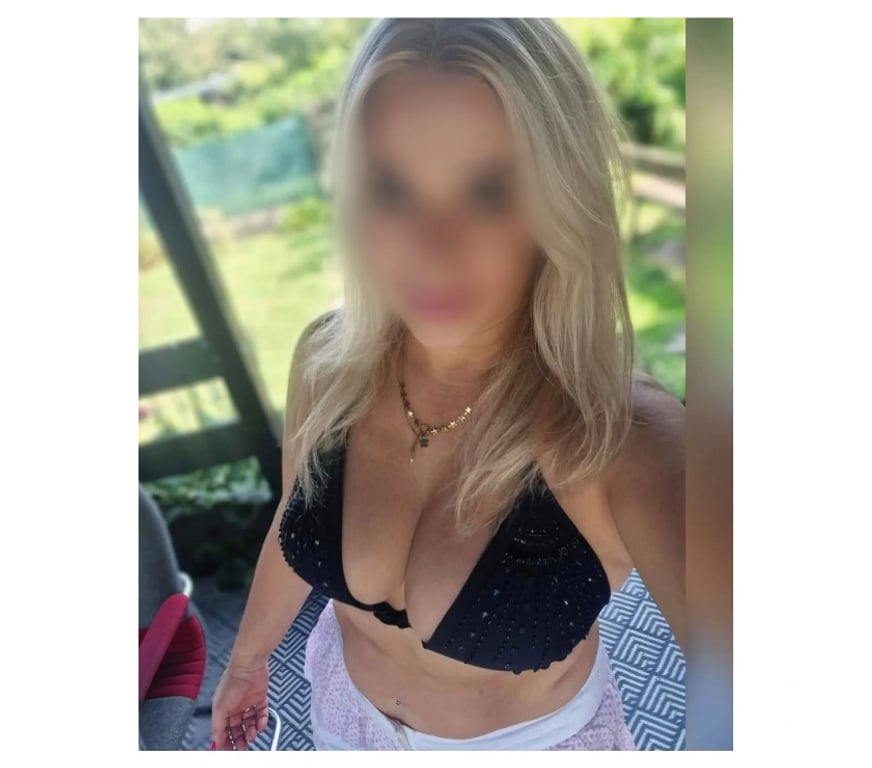 Escorts Hampshire Portsmouth - Photos for NEW ARRIVAL! Blonde Roxi in Portsmouth x