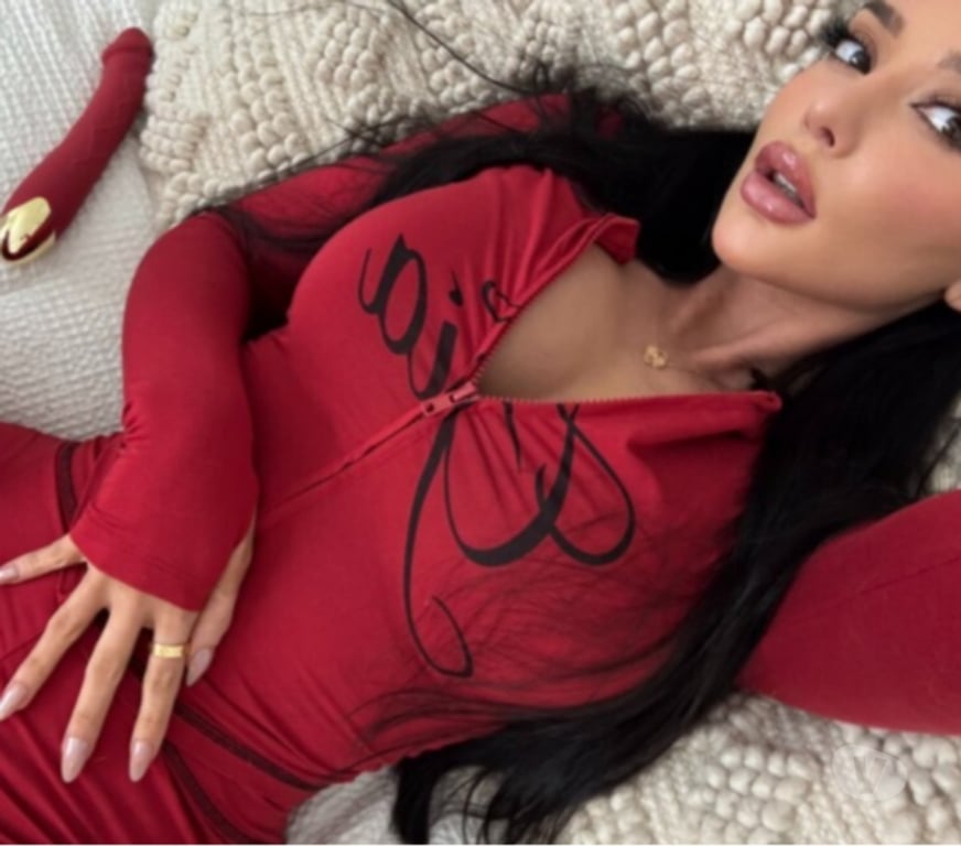Escorts East London Stratford - East London - Photos for π LATINA WITH BLACK HAIR & CHARM π