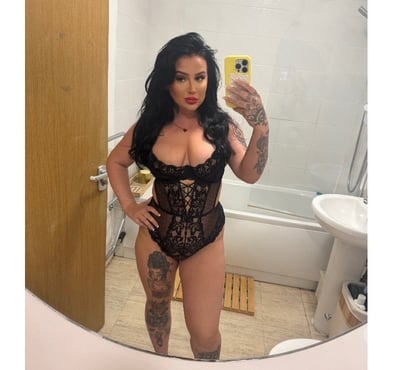 Escorts Doncaster City Centre Doncaster - Photos for 20 year old inked British babe 😏😈