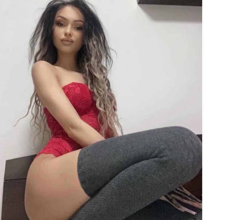 Escorts South West London Tooting Broadway - South West London - Photos for YZA 💙NEW PARTY GIRL IN HERE🔝♥️