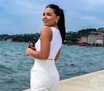 Relaxing massage with Easter European masseuse for short tim