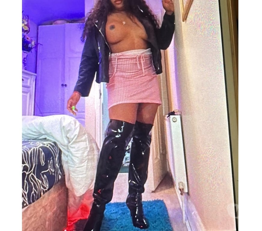 Escort Limerick Limerick - Photos for Ebony shemale in Limerick city centre read below 👇
