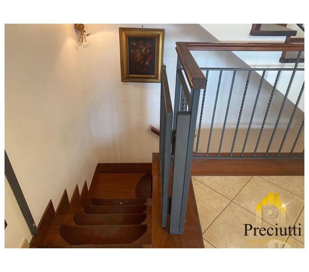proprietà immobiliari in vendita Roma e provincia Roma - Foto di Vivastreet.it BOCCEA COLLINA DELLE MUSE VILLA IN VENDITA